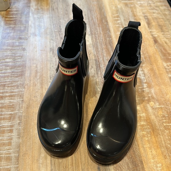 Hunter Original Chelsea Gloss Ankle Boots, Size 6, Never Worn - Picture 2 of 9
